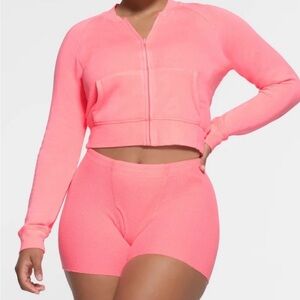 SKIMS coral boxers (one size) NWT